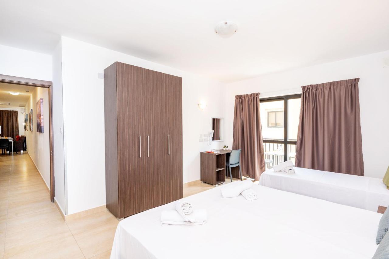 Islet Promenade Seafront 1 Bedroom Apartment With Sea View Balcony By Getawaysmalta Сейнт Полс Бей Екстериор снимка