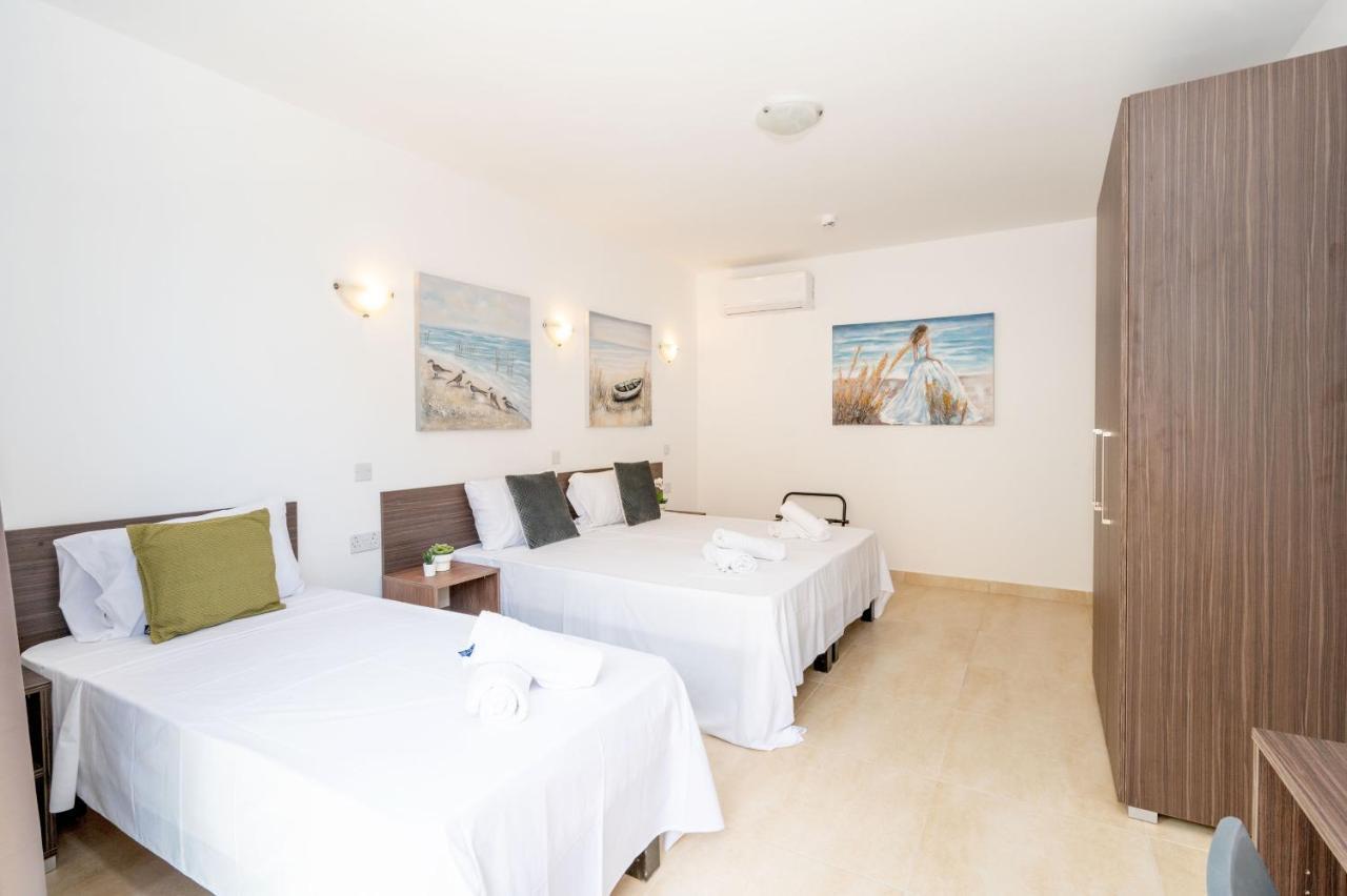 Islet Promenade Seafront 1 Bedroom Apartment With Sea View Balcony By Getawaysmalta Сейнт Полс Бей Екстериор снимка