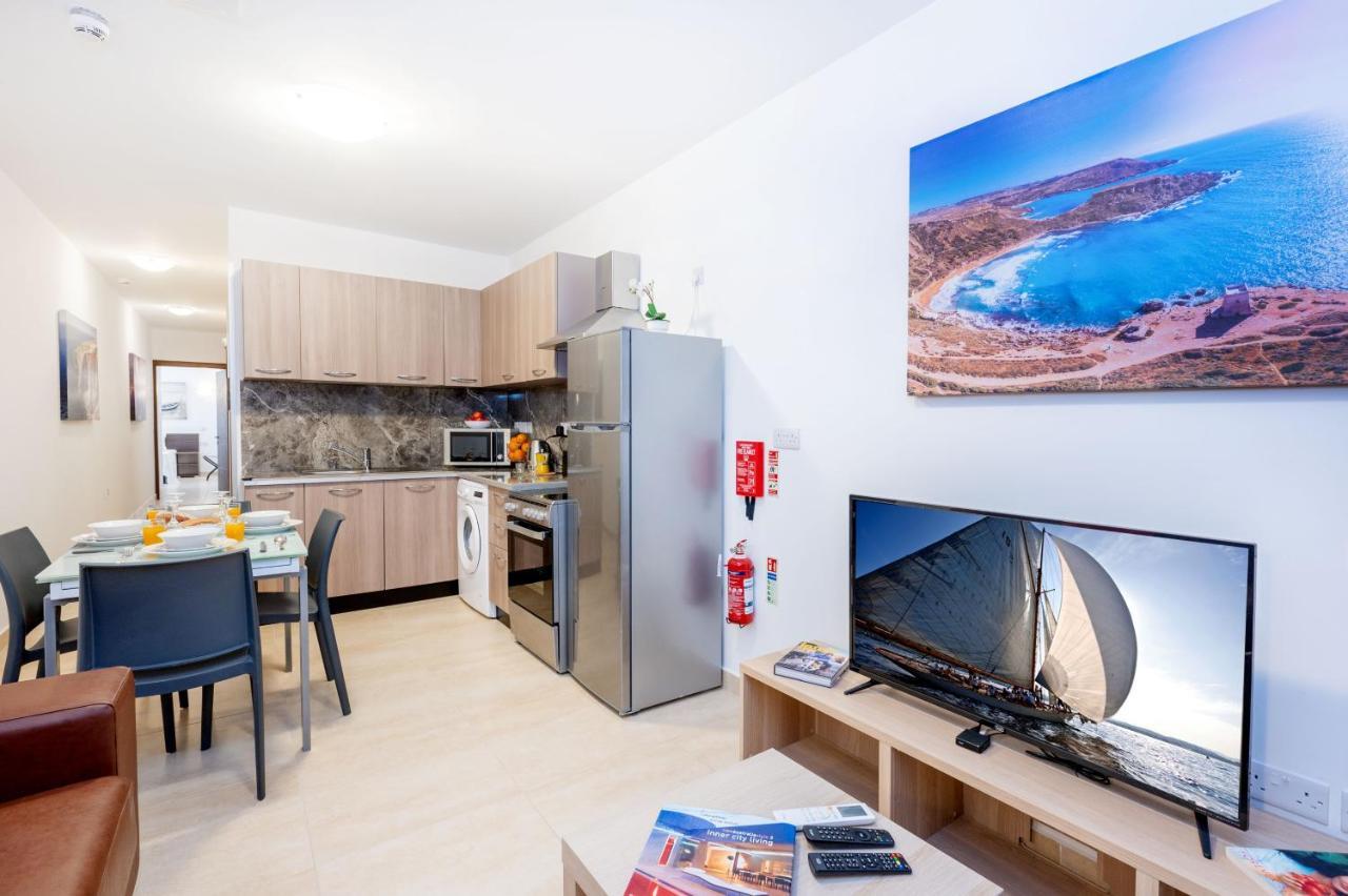 Islet Promenade Seafront 1 Bedroom Apartment With Sea View Balcony By Getawaysmalta Сейнт Полс Бей Екстериор снимка