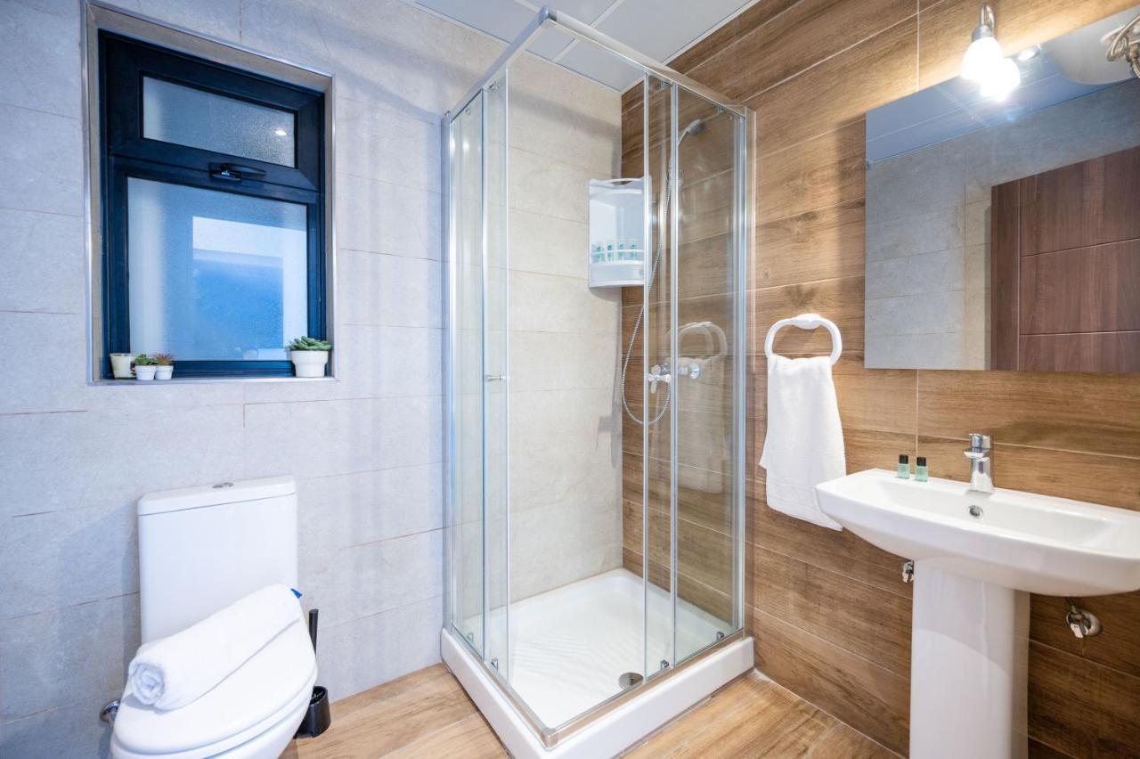 Islet Promenade Seafront 1 Bedroom Apartment With Sea View Balcony By Getawaysmalta Сейнт Полс Бей Екстериор снимка